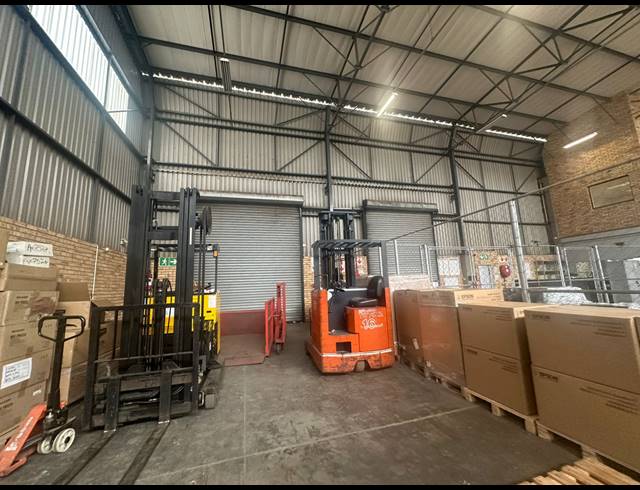 3,454M² WAREHOUSE TO LET IN TUNNEY